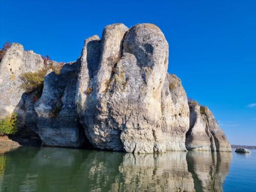 Stâncile Moșul și Baba